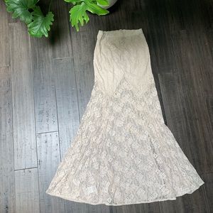 Gorgeous lace trumpet style maxi skirt